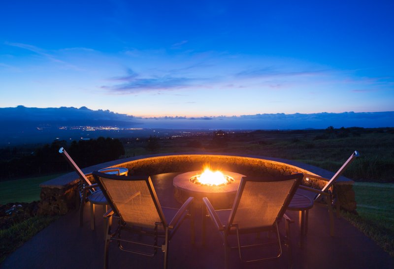 natural_gas_firepit_with_mountain_view_colorado