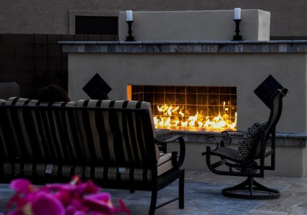 outdoor_gas_fireplace_backyard